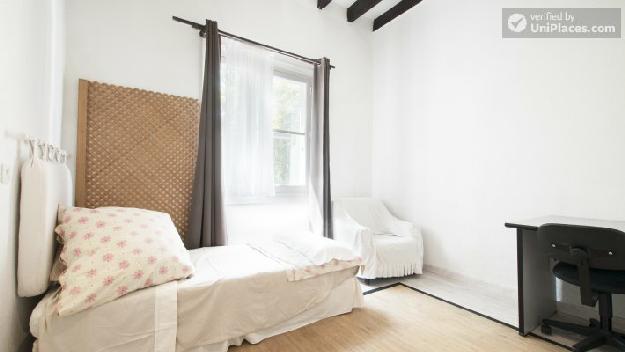 Rooms available - Elegant 4-bedroom house in the trendy Chamartín neighbourhood