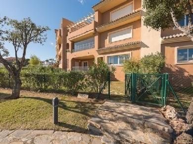 Apartamento con 2 dormitorios se vende en Marbella, Costa del Sol