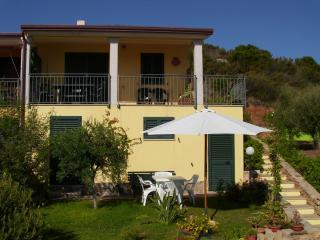 Apartamento : 4/5 personas - capo comino  nuoro (provincia de)  cerdena  italia