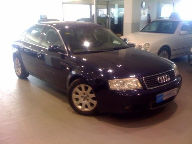 AUDI A6 4.2 V8 Quattro Tiptronic