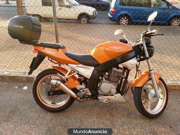 se vende moto 125 cc nuevesita