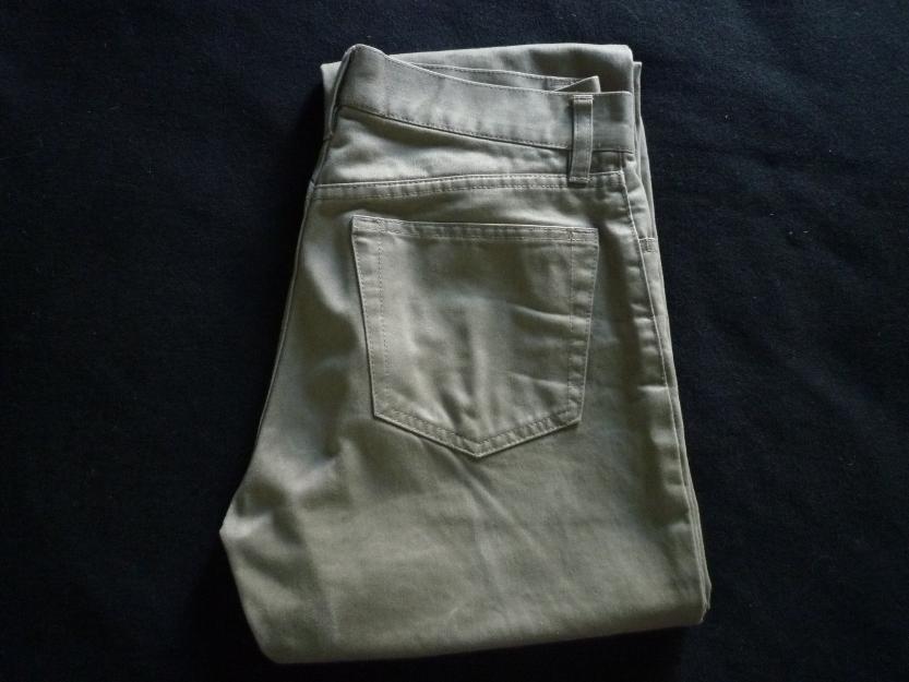 Pantalones “tipo CHINOS”