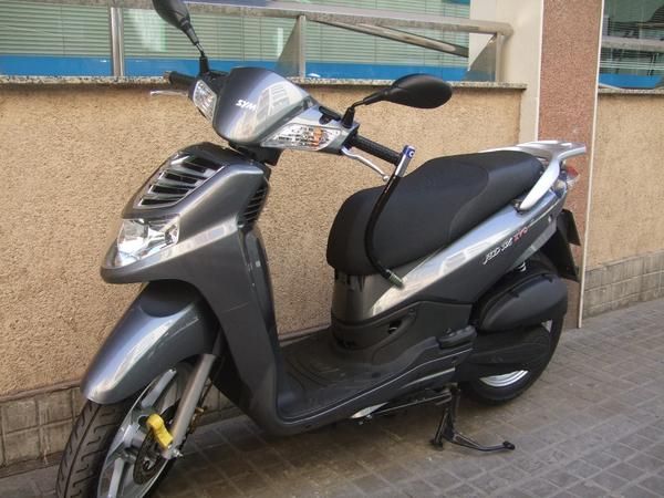 Sym HD 125 evo gris