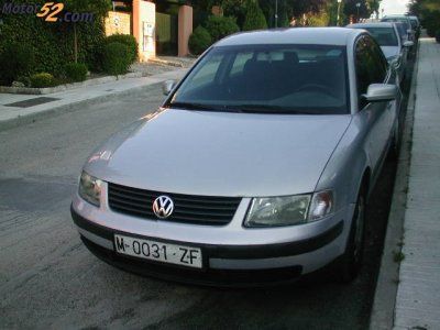 VOLKSWAGEN PASSAT CONFORTLINE - Madrid