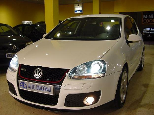 Volkswagen Golf del año 2007 en Barcelona