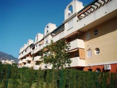 Apartamento con 3 dormitorios se vende en Estepona, Costa del Sol