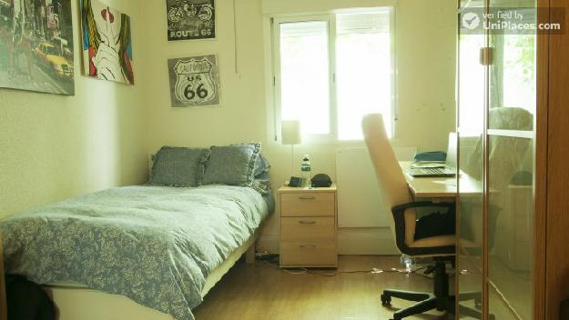 Rooms available - Cool residence in central Chamberí