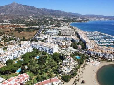 Apartamento con 3 dormitorios se vende en Marbella, Costa del Sol