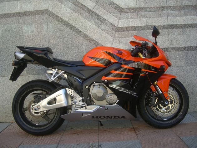 HONDA CBR 600RR