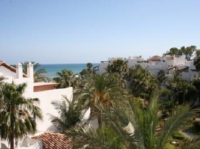 Apartamento con 3 dormitorios se vende en Marbella, Costa del Sol