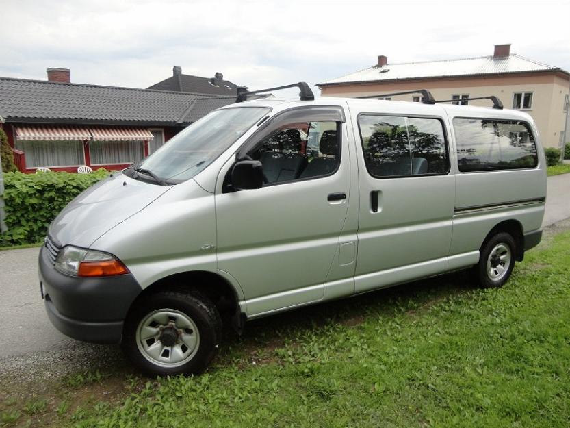 Toyota Hiace d-4d 9 Places