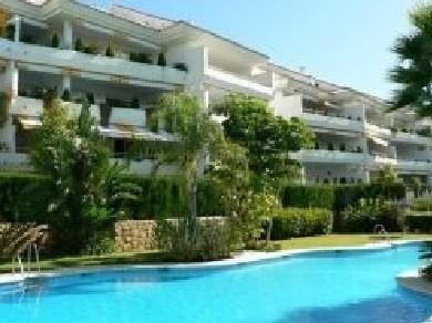 Apartamento con 3 dormitorios se vende en Marbella, Costa del Sol