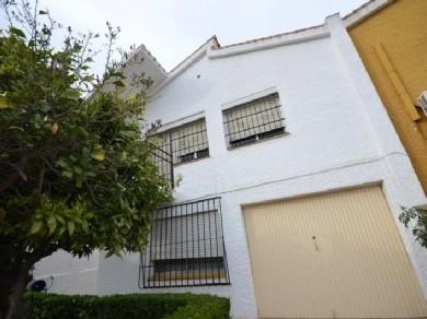 Chalet con 4 dormitorios se vende en Torremolinos, Costa del Sol