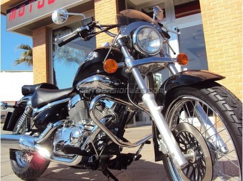 SUZUKI INTRUDER 250