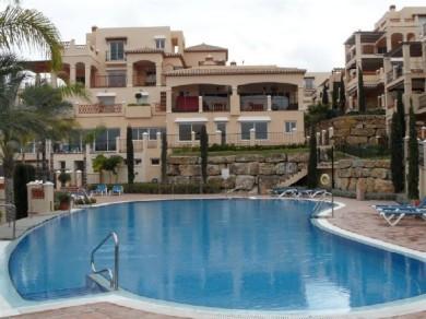 Apartamento con 2 dormitorios se vende en Benahavis, Costa del Sol