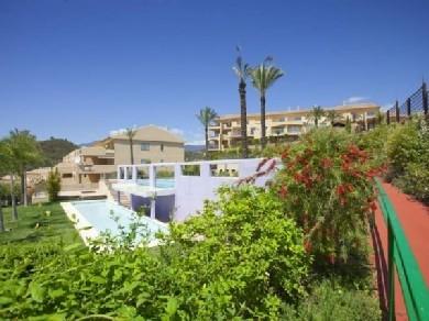 Apartamento con 2 dormitorios se vende en Estepona, Costa del Sol