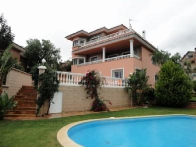 Chalet con 7 dormitorios se vende en Benalmadena Costa, Costa del Sol