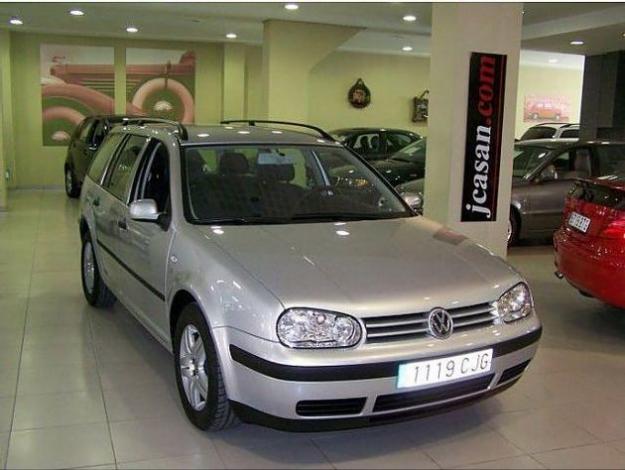 Venta de coche Volkswagen Golf Variant 1.6 Spirit '03 en Valencia