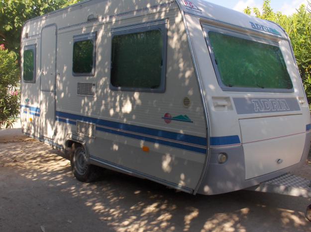 VENDO CARAVANA ADRIA ÚNICA 391 DK