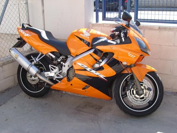 VENTA DE HONDA CBR 600 F