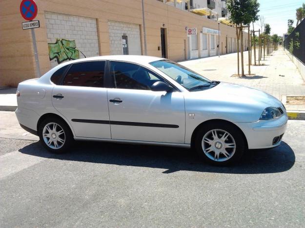 SE VENDE SEAT CORDOBA 1.9 TDI 100CV O SE CAMBIA POR 4X4 5P