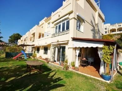 Apartamento con 3 dormitorios se vende en Marbella, Costa del Sol