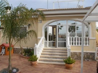 Chalet pareado con 2 dormitorios se vende en Ciudad Quesada, Costa Blanca