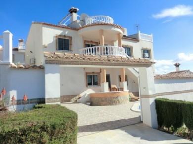 Chalet con 5 dormitorios se vende en San Miguel de Salinas, Vega Baja Torrevieja