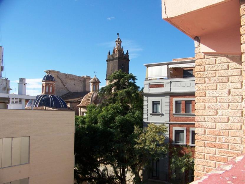 Piso en venta - muy luminoso - zona ciutat vella - centro de valencia