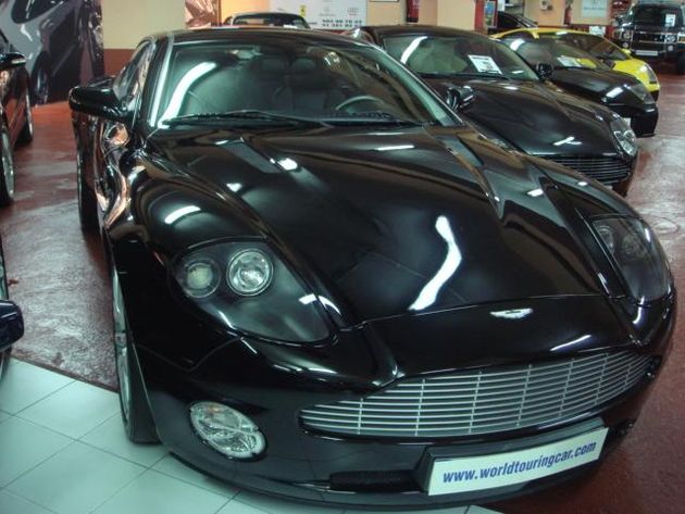 ASTON MARTIN VANQUISH V12 466 cv