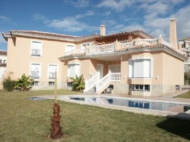 Chalet con 5 dormitorios se vende en Mijas Costa, Costa del Sol