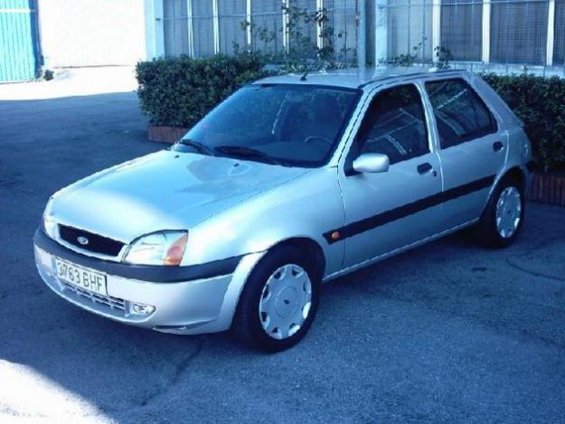 Comprar coche Ford Fiesta 1.3 5P '01 en Santurtzi