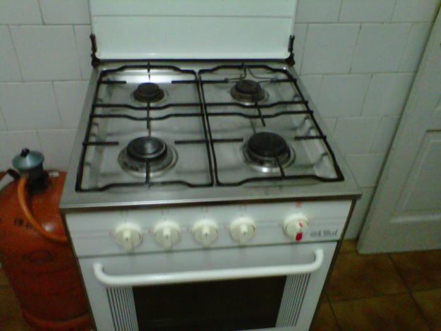 Vendo cocina de gas y litera de metal