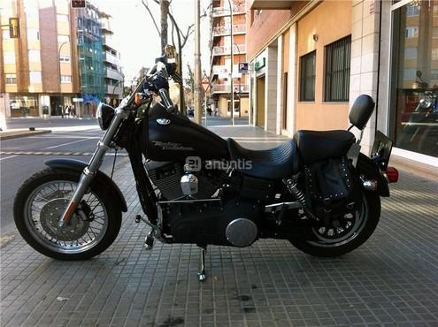 HARLEY DAVIDSON Dyna Street Bob