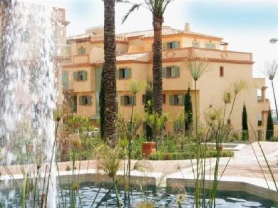 Apartamento con 2 dormitorios se vende en Estepona, Costa del Sol