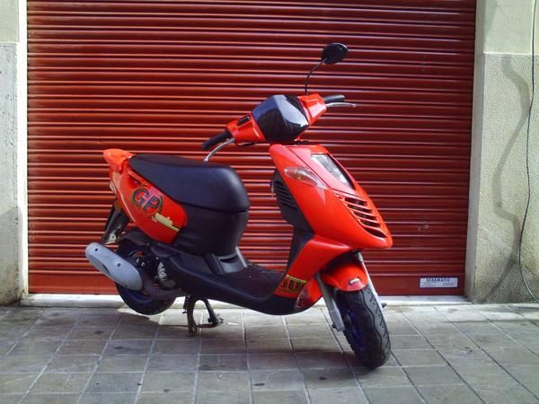 VENDO APRILIA SONIC GP 49 cc.