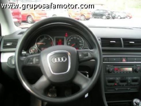 Audi A4 2.0 TDI 140CV .