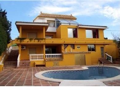 Chalet con 6 dormitorios se vende en Marbella, Costa del Sol