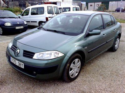 RENAULT MEGANE , 1.5 DCI,AñO 2005,6 AIRBAGS,ORDENADOR,SENSORES DE LUZ Y LLUVIA,PERFECTO ESTADO! - Valencia