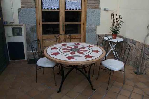mesas   artesanales en mosaicos  para tu jardin o patio,