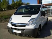 Rejilla frontal de Opel Vivaro.Año 2006 .rf 713.