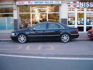 Venta de coche Audi A8 2.5 TDI 180 CV BA '00 en Renteria