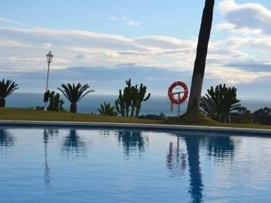 Apartamento con 2 dormitorios se vende en Marbella, Costa del Sol