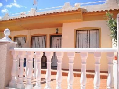 Bungalow con 2 dormitorios se vende en Playa Flamenca, Costa Blanca