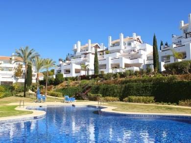 Apartamento con 3 dormitorios se vende en Marbella, Costa del Sol