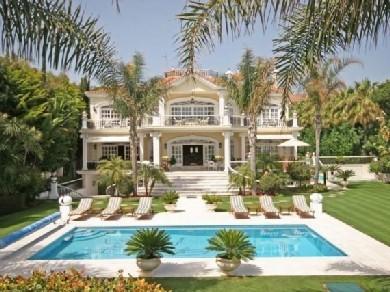 Chalet con 8 dormitorios se vende en Marbella, Costa del Sol