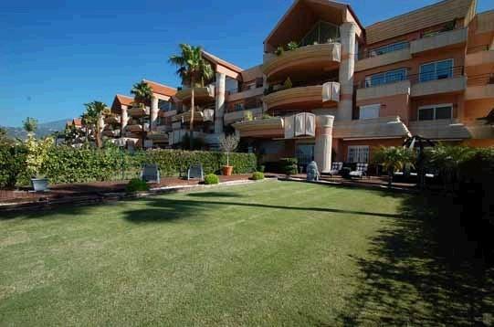 Apartamento a la venta en Nueva Andalucía Costa del Sol