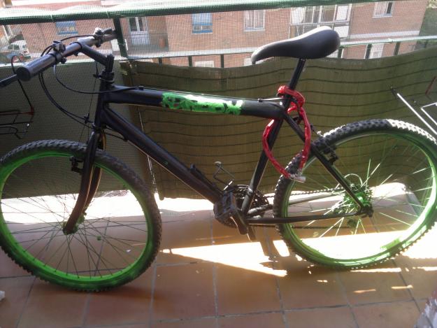 Bicicleta BMX bueno estado 26