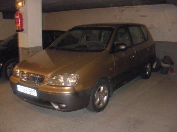 Se vende Kia Carens de 9 años como nuevo