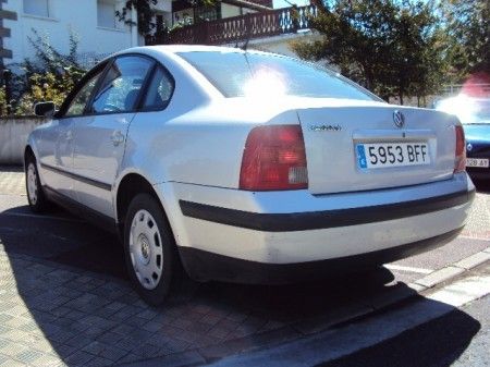 VOLKSWAGEN PASSAT CONFORT - Guipuzcoa